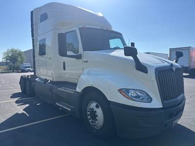 International LT625 Sleeper Semi Truck - 73" Integral Sleeper, Cummins 450HP, 12 Speed Automatic