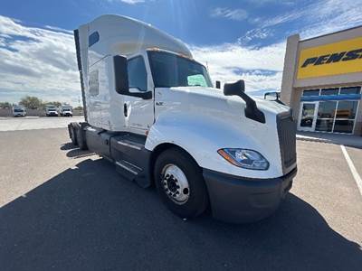 International LT625 Sleeper Semi Truck - 73" Integral Sleeper, Cummins 450HP, 12 Speed Automatic