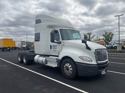 International LT625 Sleeper Semi Truck - 73" Integral Sleeper, 450HP, 12 Speed Automatic