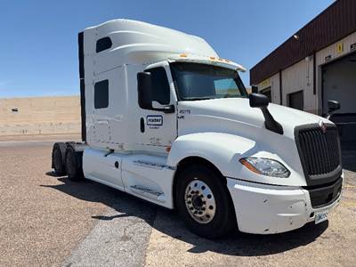 International LT625 Sleeper Semi Truck - 73" Integral Sleeper, Cummins 450HP, 12 Speed Automatic
