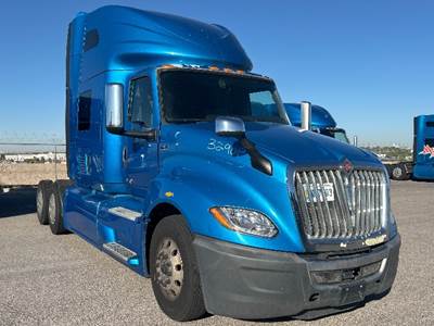 International LT625 Single Axle Sleeper Semi Truck - 73" Integral Sleeper, Cummins 400HP, 11 Speed Automatic