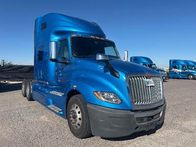 International LT625 Single Axle Sleeper Semi Truck - 73" Integral Sleeper, Cummins 400HP, 11 Speed Automatic