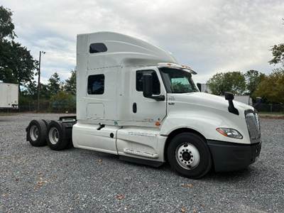 International LT625 Sleeper Semi Truck - 73" Integral Sleeper, Cummins 450HP, 12 Speed Automatic