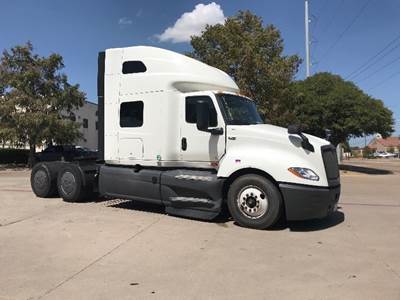 International LT625 Sleeper Semi Truck - 73" Integral Sleeper, Cummins 450HP, 12 Speed Automatic