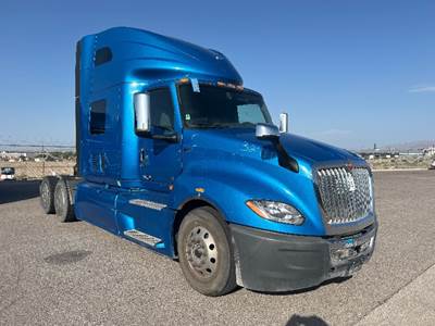 International LT625 Single Axle Sleeper Semi Truck - 73" Integral Sleeper, Cummins 400HP, 11 Speed Automatic