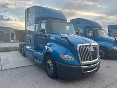 International LT625 Single Axle Sleeper Semi Truck - 73" Integral Sleeper, Cummins 400HP, 11 Speed Automatic