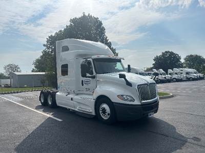 International LT625 Sleeper Semi Truck - 73" Integral Sleeper, Cummins 450HP, 12 Speed Automatic