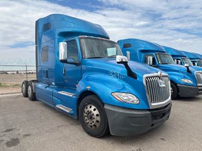 International LT625 Single Axle Sleeper Semi Truck - 73" Integral Sleeper, Cummins 400HP, 11 Speed Automatic