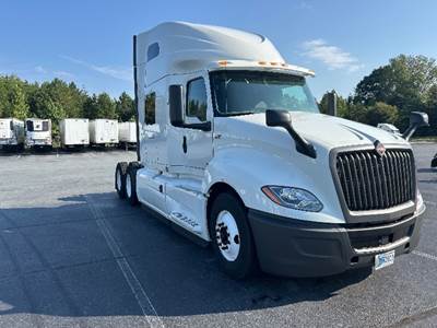 International LT625 Sleeper Semi Truck - 73" Integral Sleeper, Cummins 450HP, 10 Speed Automatic