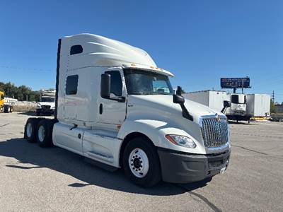 International LT625 Sleeper Semi Truck - 73" Integral Sleeper, Cummins 450HP, 12 Speed Automatic