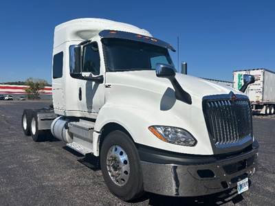 International LT625 Sleeper Semi Truck - 56" Integral Sleeper, Cummins 450HP, 12 Speed Automatic