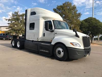 International LT625 Sleeper Semi Truck - 73" Integral Sleeper, Cummins 450HP, 12 Speed Automatic