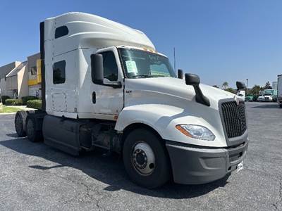 International LT625 Sleeper Semi Truck - 73" Integral Sleeper, Cummins 450HP, 12 Speed Automatic