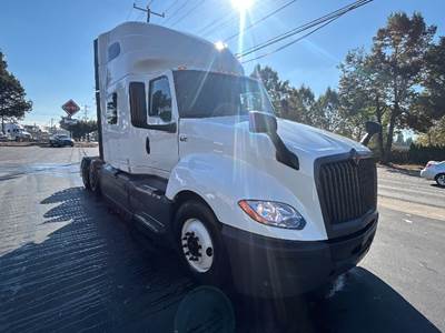 International LT625 Sleeper Semi Truck - 73" Integral Sleeper, Cummins 450HP, 12 Speed Automatic