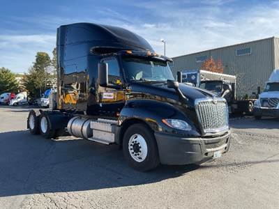 International LT625 Sleeper Semi Truck - 73" Integral Sleeper, Cummins 450HP, 12 Speed Automatic
