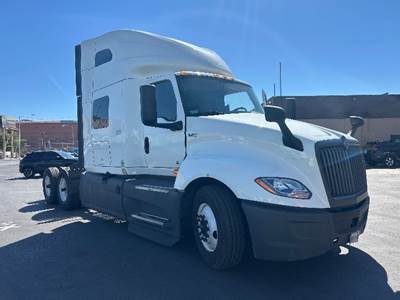 International LT625 Sleeper Semi Truck - 73" Integral Sleeper, Cummins 450HP, 12 Speed Automatic