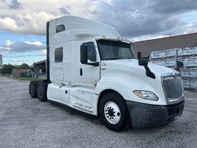 International LT625 Sleeper Semi Truck - 73" Integral Sleeper, Cummins 450HP, 12 Speed Automatic