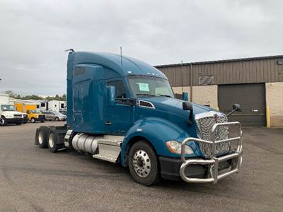 Kenworth T680 Sleeper Semi Truck - Integral Sleeper, Paccar 455HP, 12 Speed Automatic