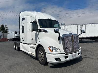 Kenworth T680 Sleeper Semi Truck - 76" Integral Sleeper, Paccar, 12 Speed Automatic