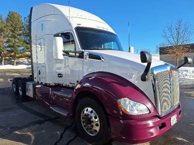 Kenworth T680 Sleeper Semi Truck - 52" Integral Sleeper, Cummins 500HP, 13 Speed Manual