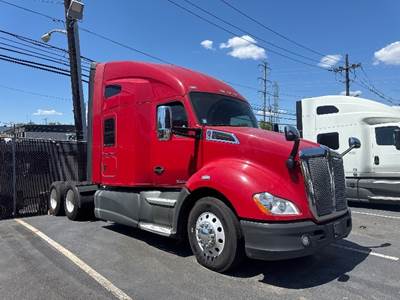 Kenworth T680 Sleeper Semi Truck - 76" Integral Sleeper, Paccar 455HP