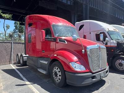 Kenworth T680 Sleeper Semi Truck - 76" Integral Sleeper, Paccar 455HP