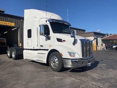 Peterbilt 579 Sleeper Semi Truck - 58" Integral Sleeper, Paccar 510HP, 18 Speed Manual
