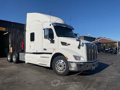 Peterbilt 579 Sleeper Semi Truck - 58" Integral Sleeper, Paccar 510HP, 18 Speed Manual
