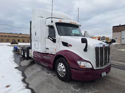 Peterbilt 579 Sleeper Semi Truck - 58" Integral Sleeper, Cummins 500HP, 13 Speed Manual