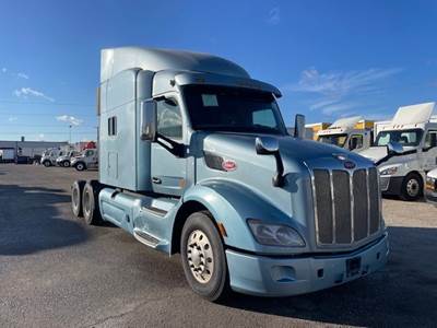 Peterbilt 579 Sleeper Semi Truck - 80" Integral Sleeper, Cummins 450HP, 10 Speed Automatic