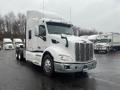 Peterbilt 579 Sleeper Semi Truck - 58" Integral Sleeper, Paccar 510HP, 18 Speed Manual