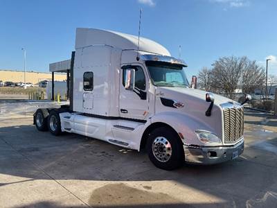 Peterbilt 579 Sleeper Semi Truck - 72" Integral Sleeper, Cummins 510HP, 18 Speed Manual