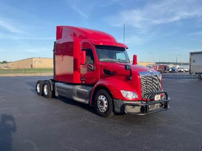 Peterbilt 579 Sleeper Semi Truck - 72" Integral Sleeper, Cummins 450HP, 12 Speed Automatic