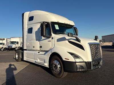 Volvo VNL42760 Single Axle Sleeper Semi Truck - 70" Integral Sleeper, 405HP, 12 Speed Automatic