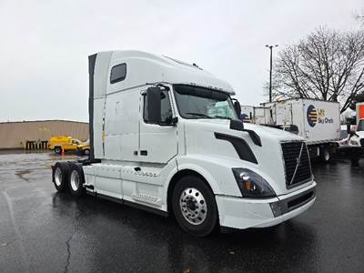 Volvo VNL64670 Sleeper Semi Truck - 61" Integral Sleeper