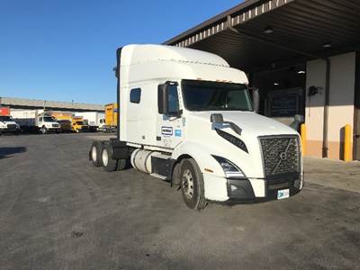 Volvo VNL64740 Sleeper Semi Truck - 70" Integral Sleeper, 455HP, 10 Speed Manual