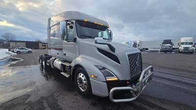 Volvo VNL64740 Sleeper Semi Truck - 70" Integral Sleeper, 455HP, 12 Speed Automatic