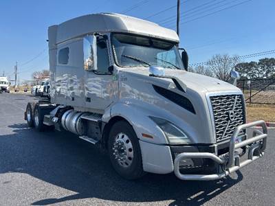 Volvo VNL64740 Sleeper Semi Truck - 70" Integral Sleeper, 455HP, 12 Speed Automatic