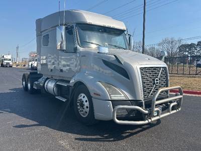 Volvo VNL64740 Sleeper Semi Truck - 70" Integral Sleeper, 455HP, 12 Speed Automatic