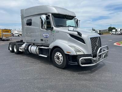 Volvo VNL64740 Sleeper Semi Truck - 70" Integral Sleeper, 455HP, 12 Speed Automatic