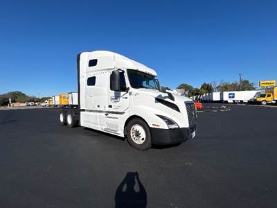 Volvo VNL64760 Sleeper Semi Truck - 70" Integral Sleeper, 455HP, 12 Speed Automatic
