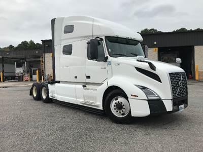 Volvo VNL64760 Sleeper Semi Truck - 70" Integral Sleeper, 455HP, 12 Speed Automatic