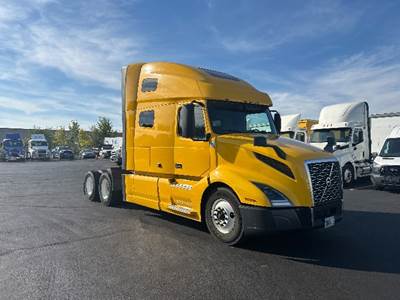 Volvo VNL64760 Sleeper Semi Truck - 70" Integral Sleeper, 455HP, 12 Speed Automatic