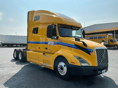 Volvo VNL64760 Sleeper Semi Truck - 70" Integral Sleeper, 455HP, 12 Speed Automatic
