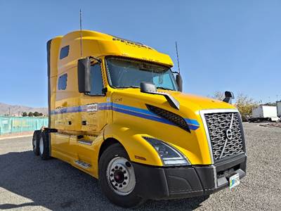 Volvo VNL64760 Sleeper Semi Truck - 70" Integral Sleeper, 455HP, 12 Speed Automatic