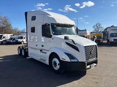 Volvo VNL64760 Sleeper Semi Truck - 70" Integral Sleeper, 455HP, 12 Speed Automatic