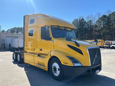 Volvo VNL64760 Sleeper Semi Truck - 70" Integral Sleeper, 455HP, 12 Speed Automatic