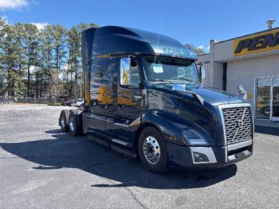 Volvo VNL64760 Sleeper Semi Truck - 70" Integral Sleeper, 455HP, 12 Speed Automatic