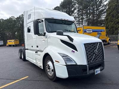 Volvo VNL64760 Sleeper Semi Truck - 70" Integral Sleeper, 455HP, 12 Speed Automatic