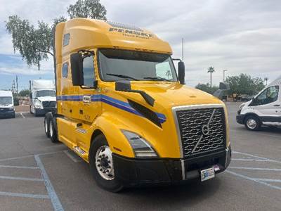 Volvo VNL64760 Sleeper Semi Truck - 70" Integral Sleeper, 455HP, 12 Speed Automatic